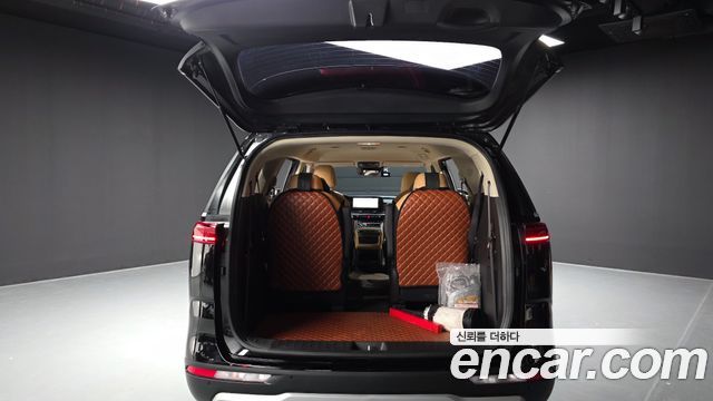 Kia Canival 2023 — photo 20