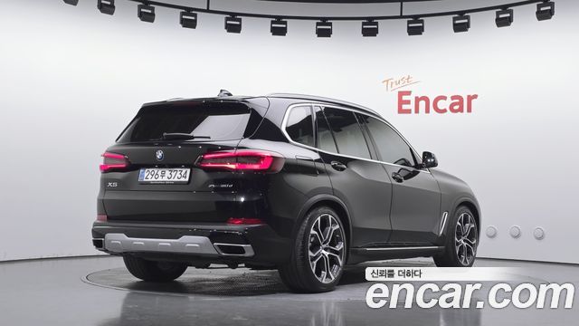 BMW X5 2022 — photo 2