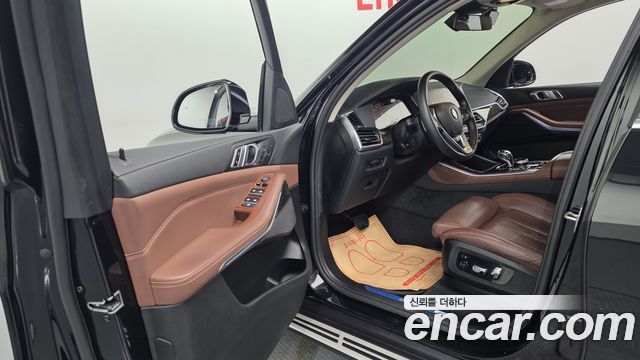 BMW X5 2022 — photo 10