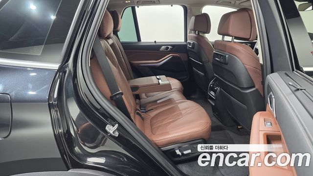 BMW X5 2022 — photo 11