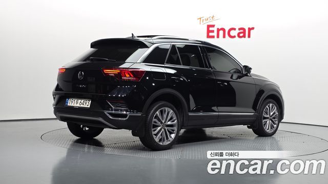 Volkswagen T-Roc 2022 — photo 2