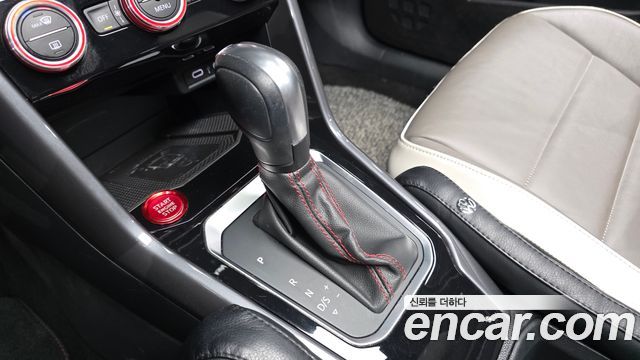 Volkswagen T-Roc 2022 — photo 12