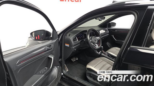 Volkswagen T-Roc 2022 — photo 13