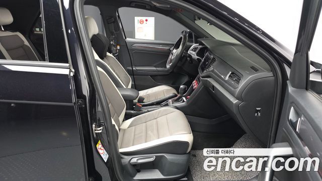 Volkswagen T-Roc 2022 — photo 17