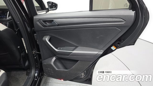 Volkswagen T-Roc 2022 — photo 15