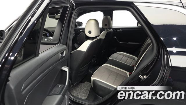 Volkswagen T-Roc 2022 — photo 16