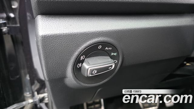 Volkswagen T-Roc 2022 — photo 31