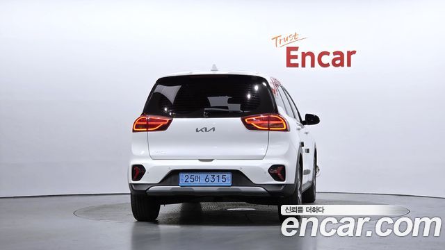 Kia Niro 2023 — photo 4