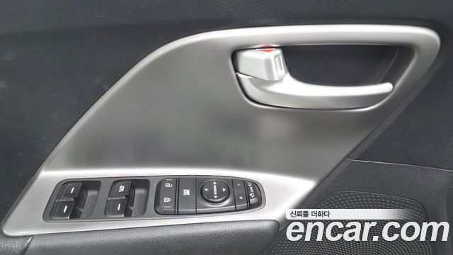 Kia Niro 2023 — photo 26