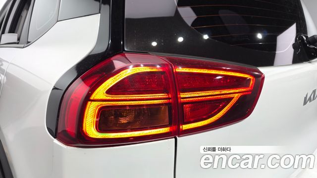 Kia Niro 2023 — photo 9