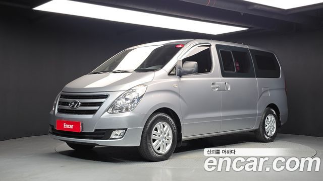 Hyundai Starex 2017 — photo 1