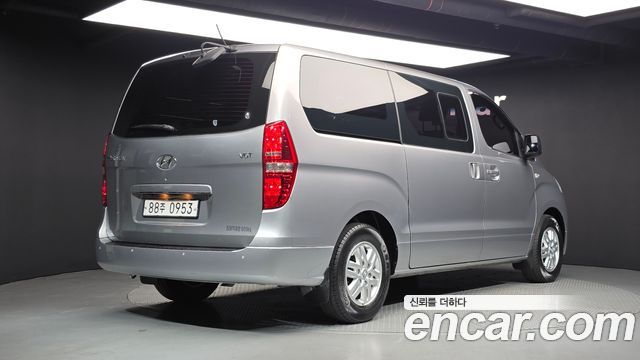 Hyundai Starex 2017 — photo 2