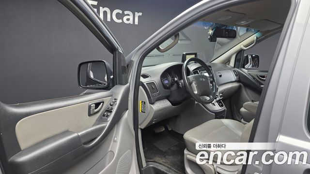 Hyundai Starex 2017 — photo 13