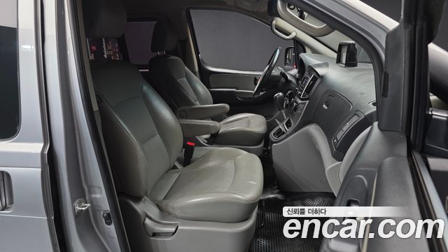 Hyundai Starex 2017 — photo 17