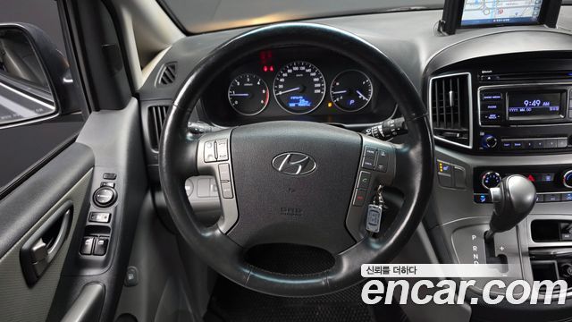 Hyundai Starex 2017 — photo 19