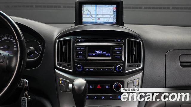 Hyundai Starex 2017 — photo 20