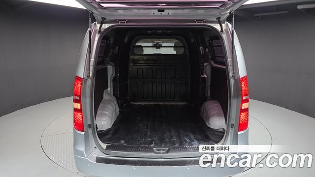 Hyundai Starex 2017 — photo 26