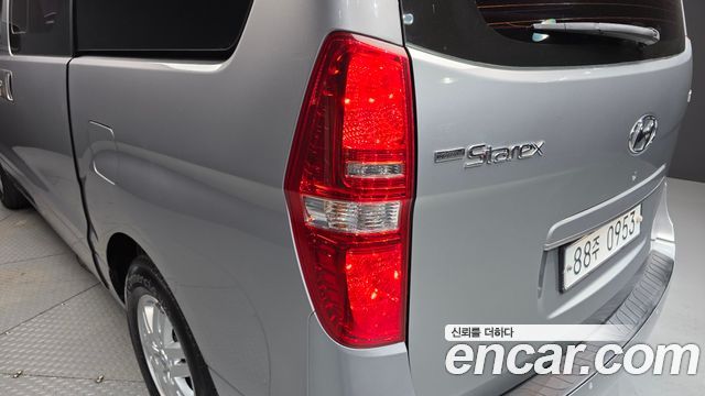 Hyundai Starex 2017 — photo 9