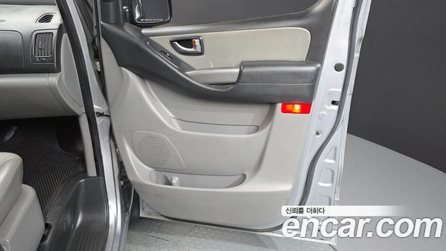 Hyundai Starex 2017 — photo 14