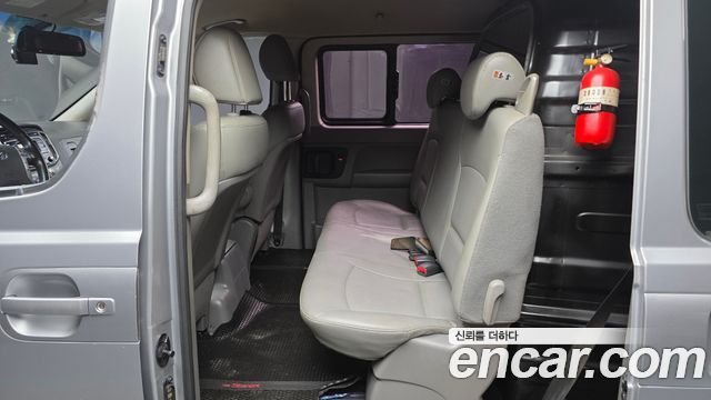 Hyundai Starex 2017 — photo 16
