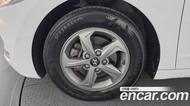 Hyundai AVANTE 2017 — photo 5