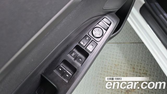 Hyundai AVANTE 2017 — photo 18