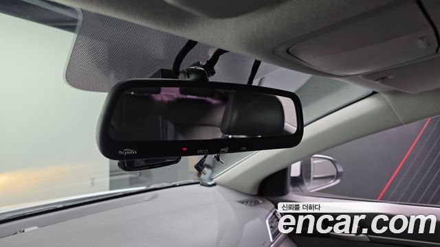 Hyundai AVANTE 2017 — photo 19
