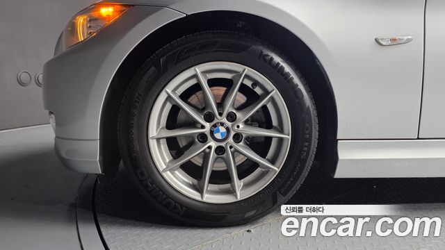 BMW 3-Series 2011 — photo 5