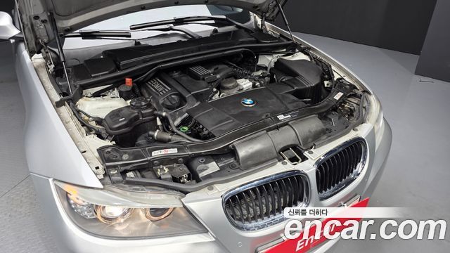 BMW 3-Series 2011 — photo 6