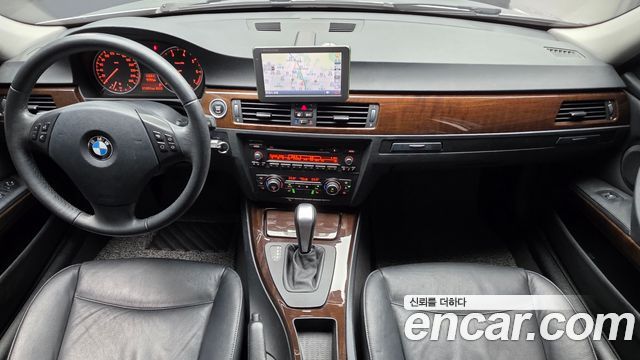 BMW 3-Series 2011 — photo 7