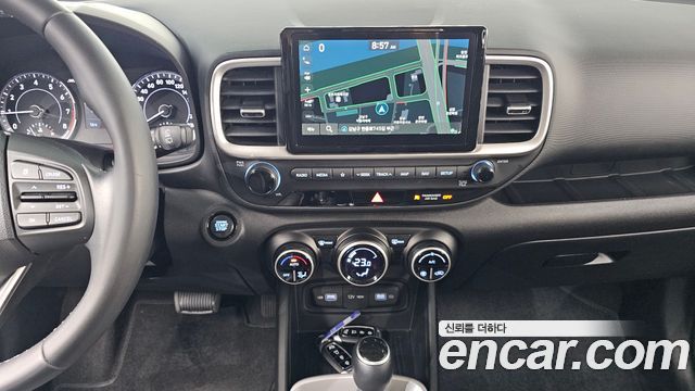 Hyundai Venue 2022 — photo 18