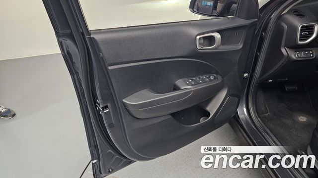 Hyundai Venue 2022 — photo 14