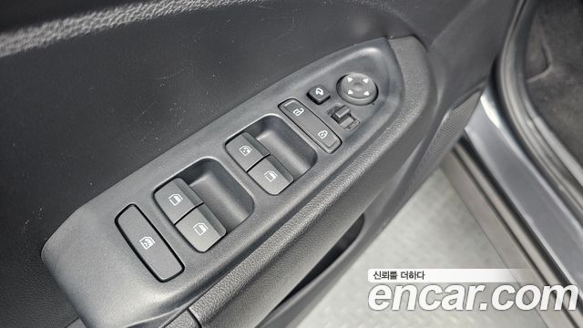 Hyundai Venue 2022 — photo 27