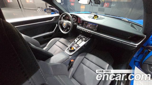 Porsche 911 2022 — photo 10