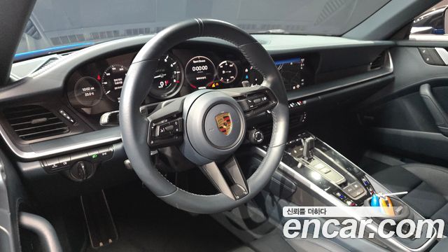 Porsche 911 2022 — photo 19