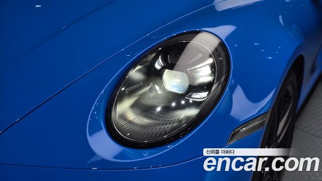 Porsche 911 2022 — photo 8