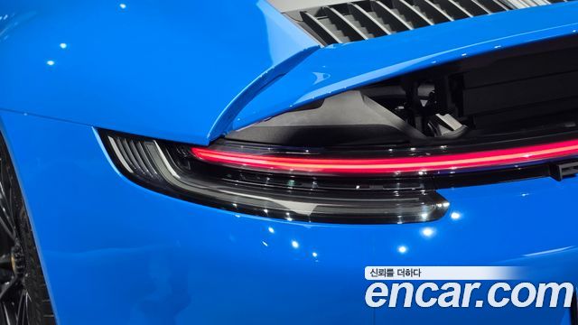 Porsche 911 2022 — photo 9