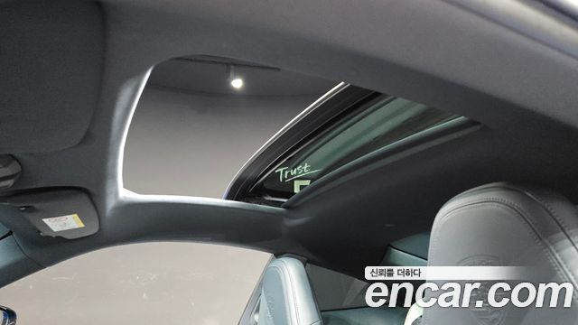 Porsche 911 2022 — photo 36
