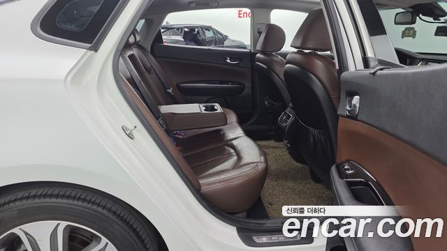 Kia K5 2018 — photo 17