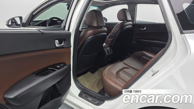 Kia K5 2018 — photo 18