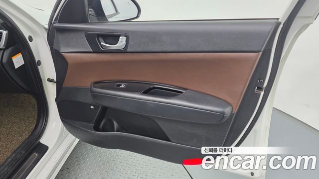 Kia K5 2018 — photo 14