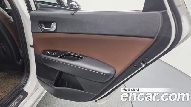 Kia K5 2018 — photo 15