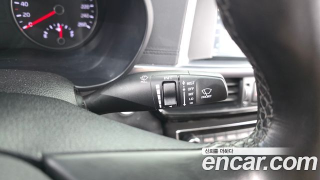 Kia K5 2018 — photo 30
