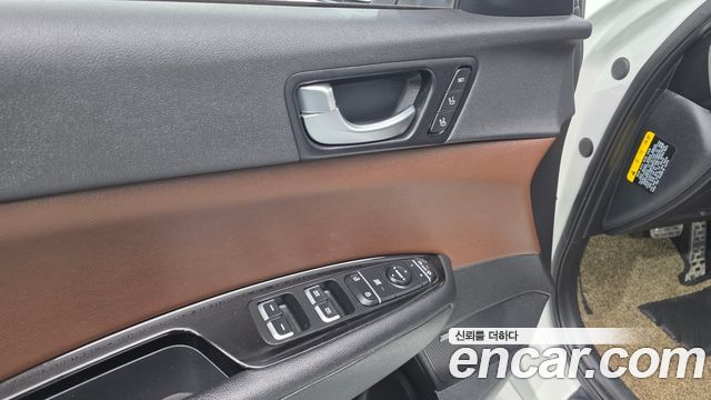 Kia K5 2018 — photo 33
