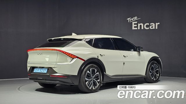 Kia EV6 2023 — photo 2