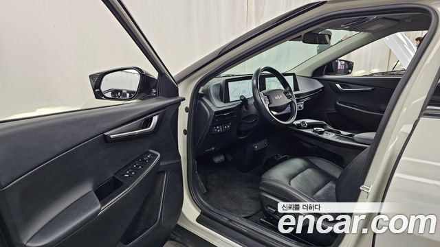 Kia EV6 2023 — photo 13