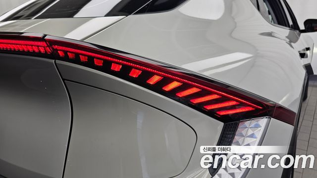 Kia EV6 2023 — photo 9