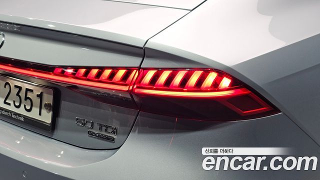 Audi A7 2020 — photo 9