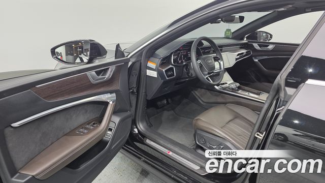 Audi A7 2022 — photo 13