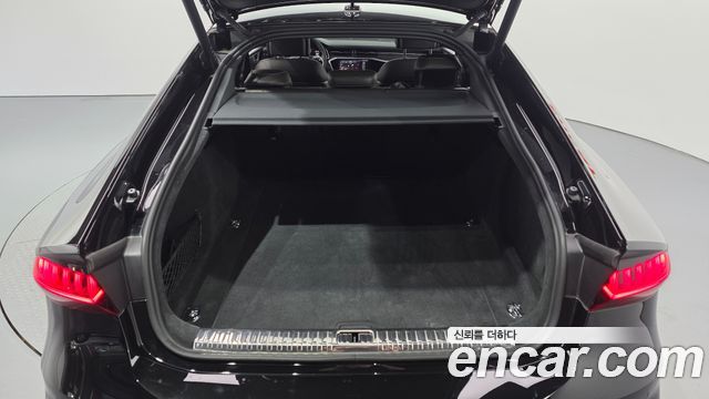 Audi A7 2022 — photo 25